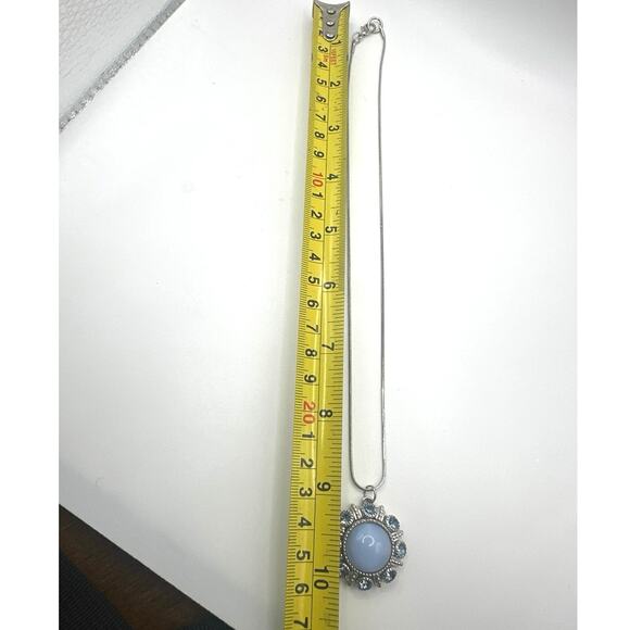 Vintage 1974 Avon Blue Cabochon & Rhinestone Pendant Necklace 18” - Picture 8 of 9